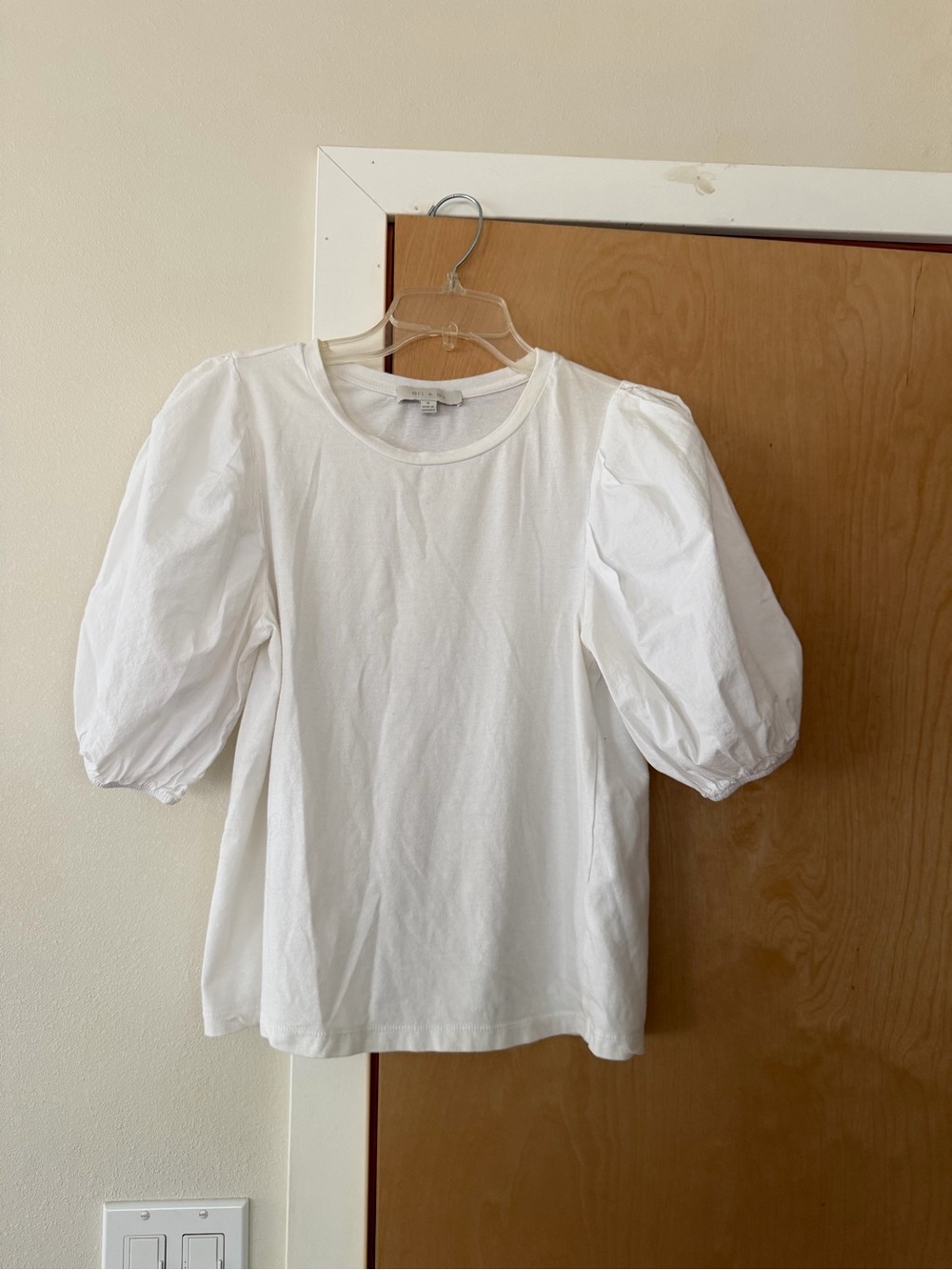 Women's White Puff Sleeve Top - Classic Round Neck